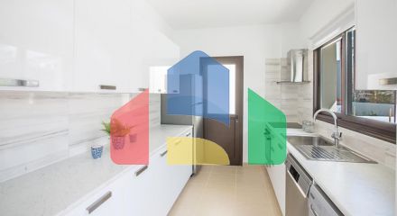 Продаж - Котедж 139 m² В Протарасе