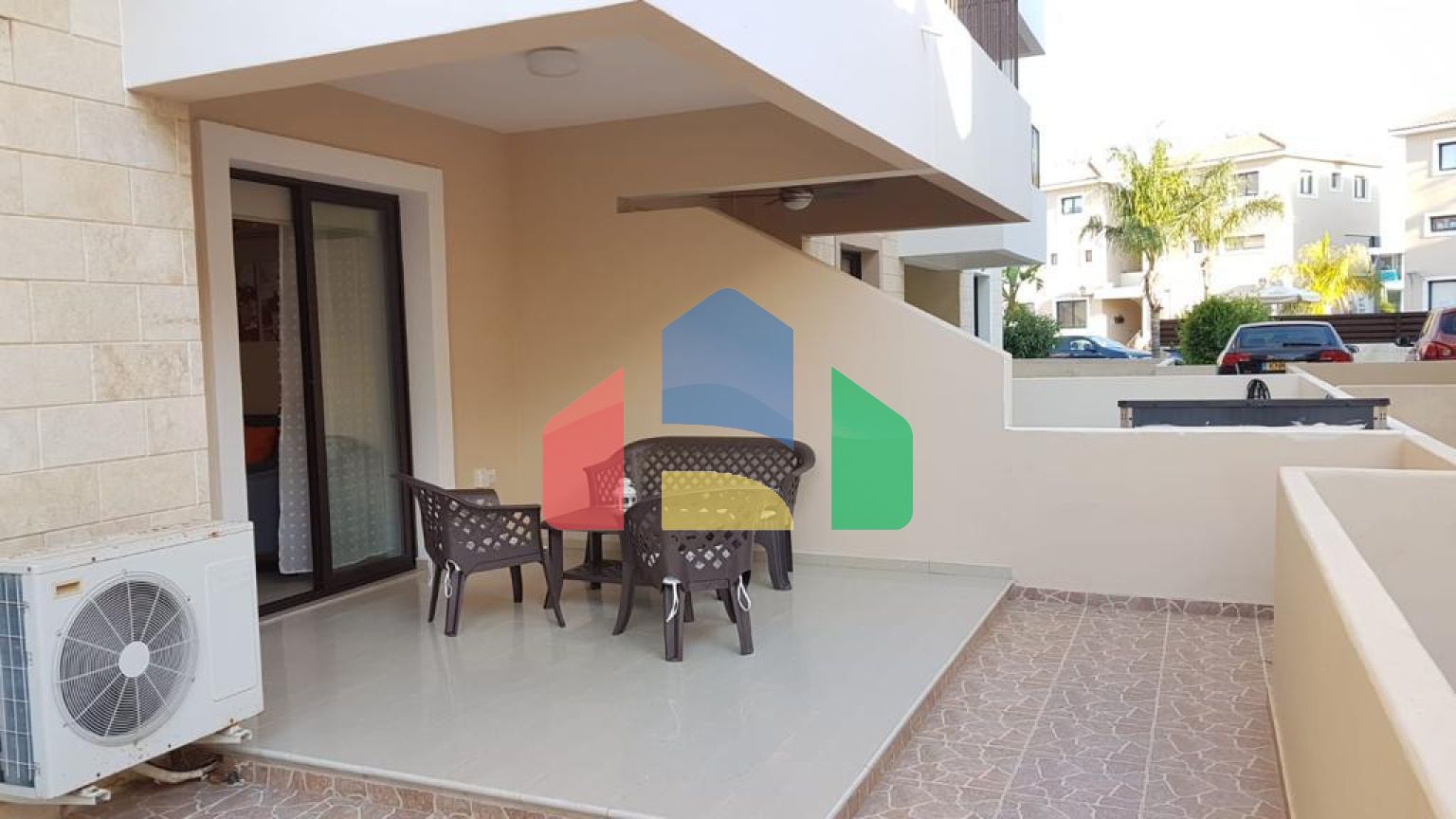 Продаж - Квартира 76 m² В Протарасе