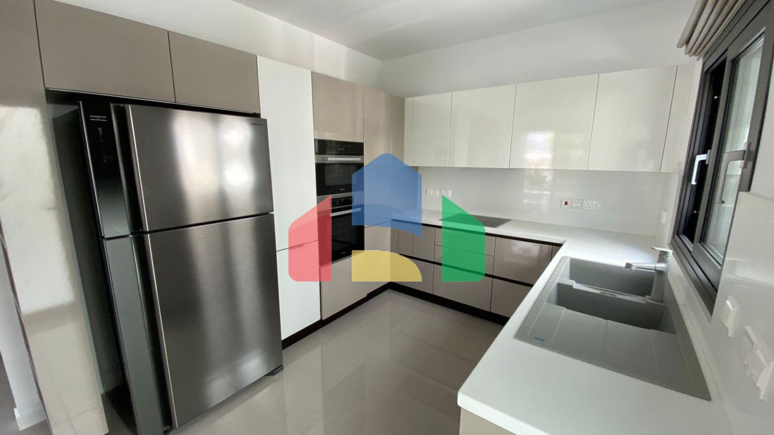 Продаж - Вілла 140 m² В Протарасе