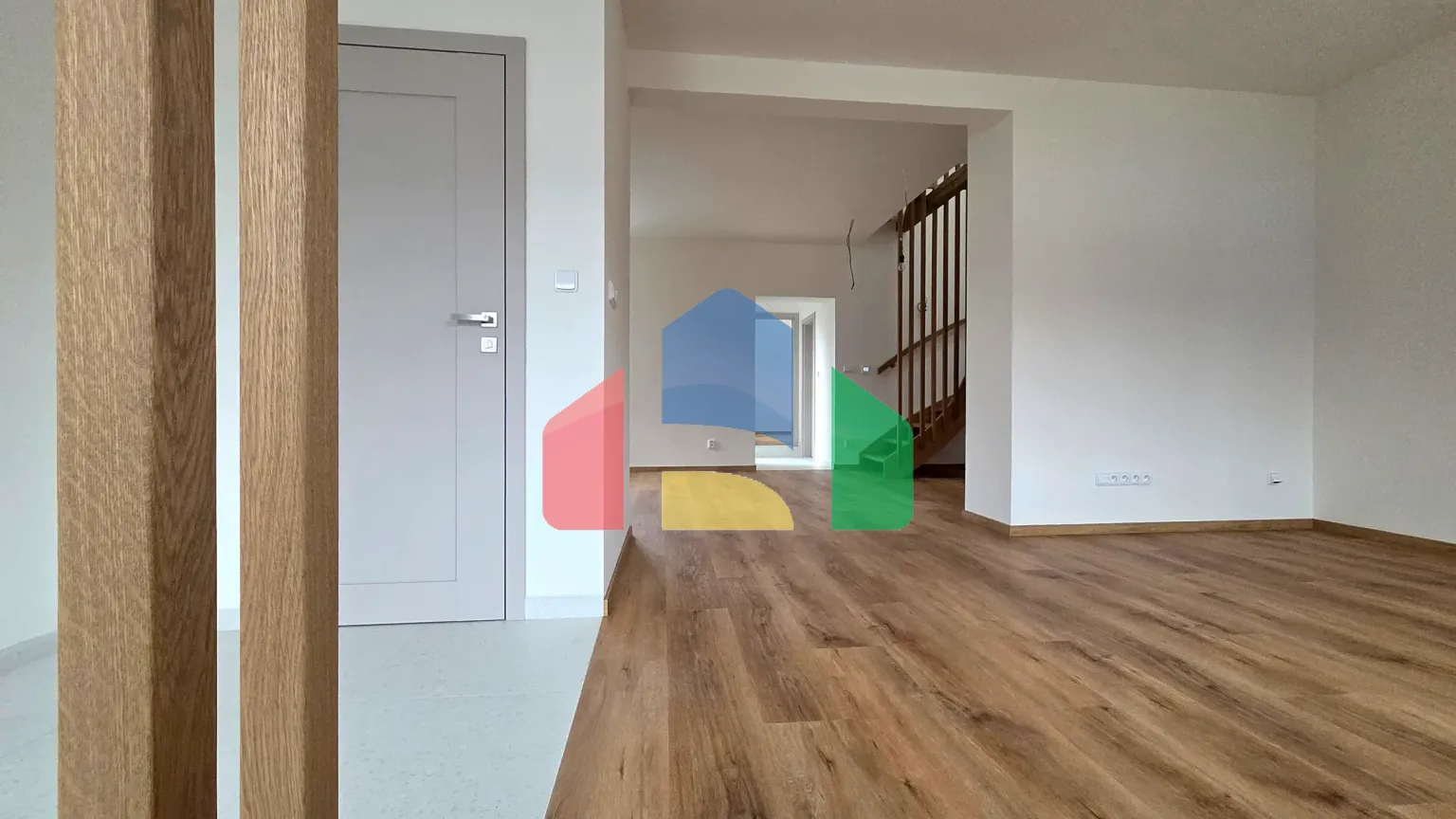 На продажу семейные дома 123 m², земельный участок 176 m²