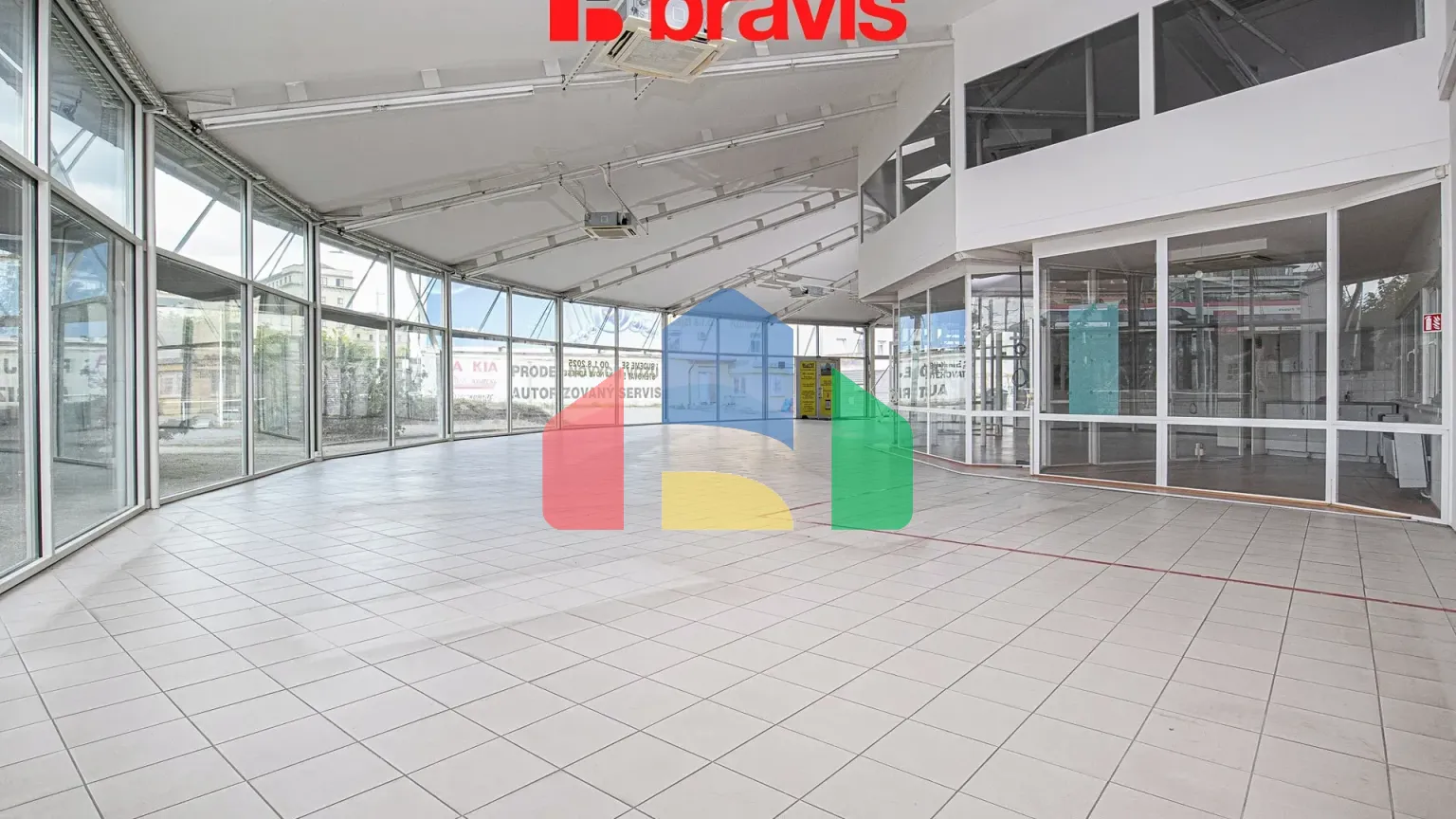 На продажу торговые помещения 600 m²