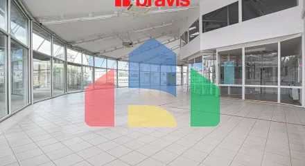 На продажу торговые помещения 600 m² На продажу торговые помещения 600 m²