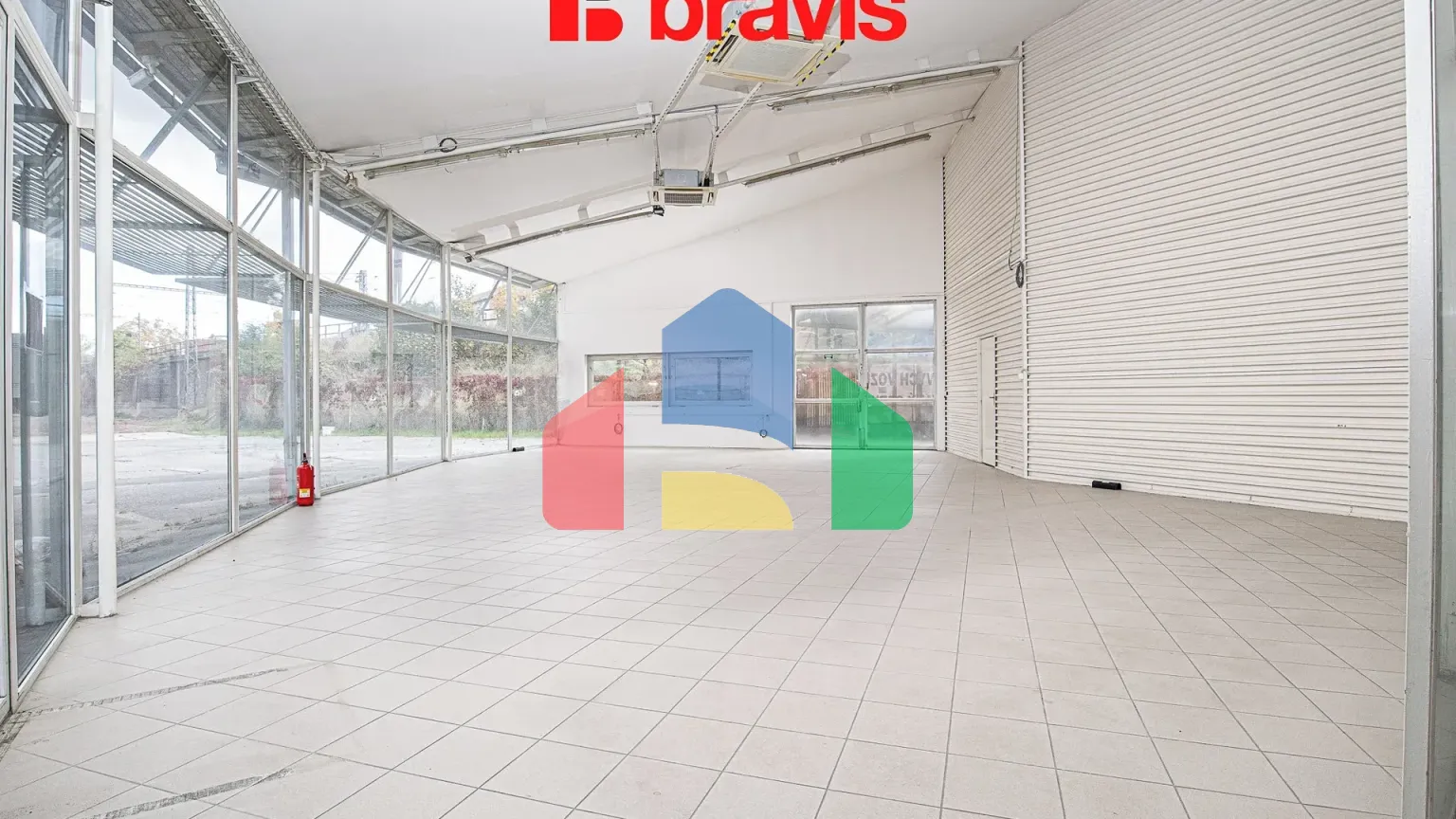 На продажу торговые помещения 600 m²