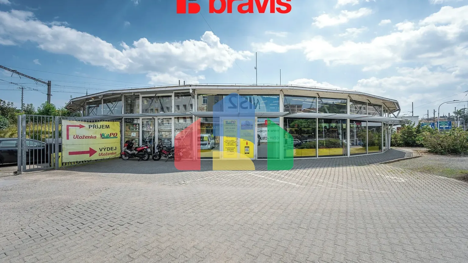 На продажу торговые помещения 600 m²