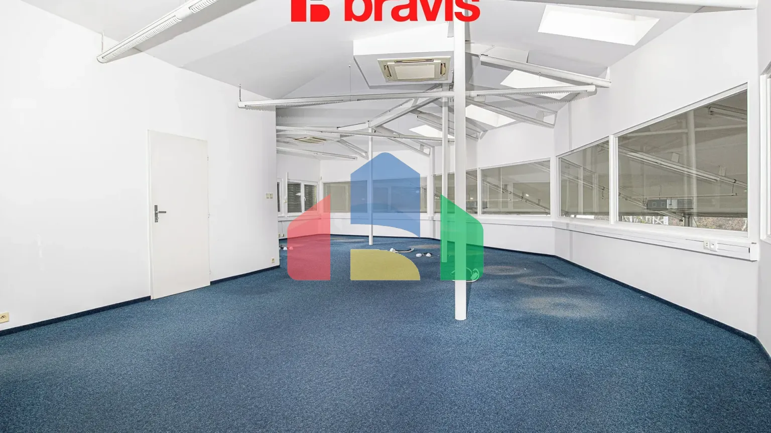 На продажу торговые помещения 600 m²