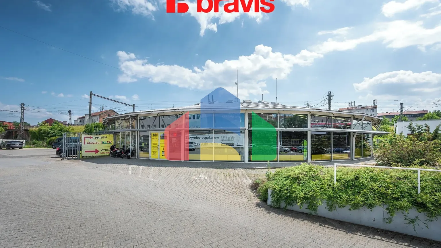 На продажу торговые помещения 600 m²