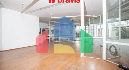 На продажу торговые помещения 600 m²