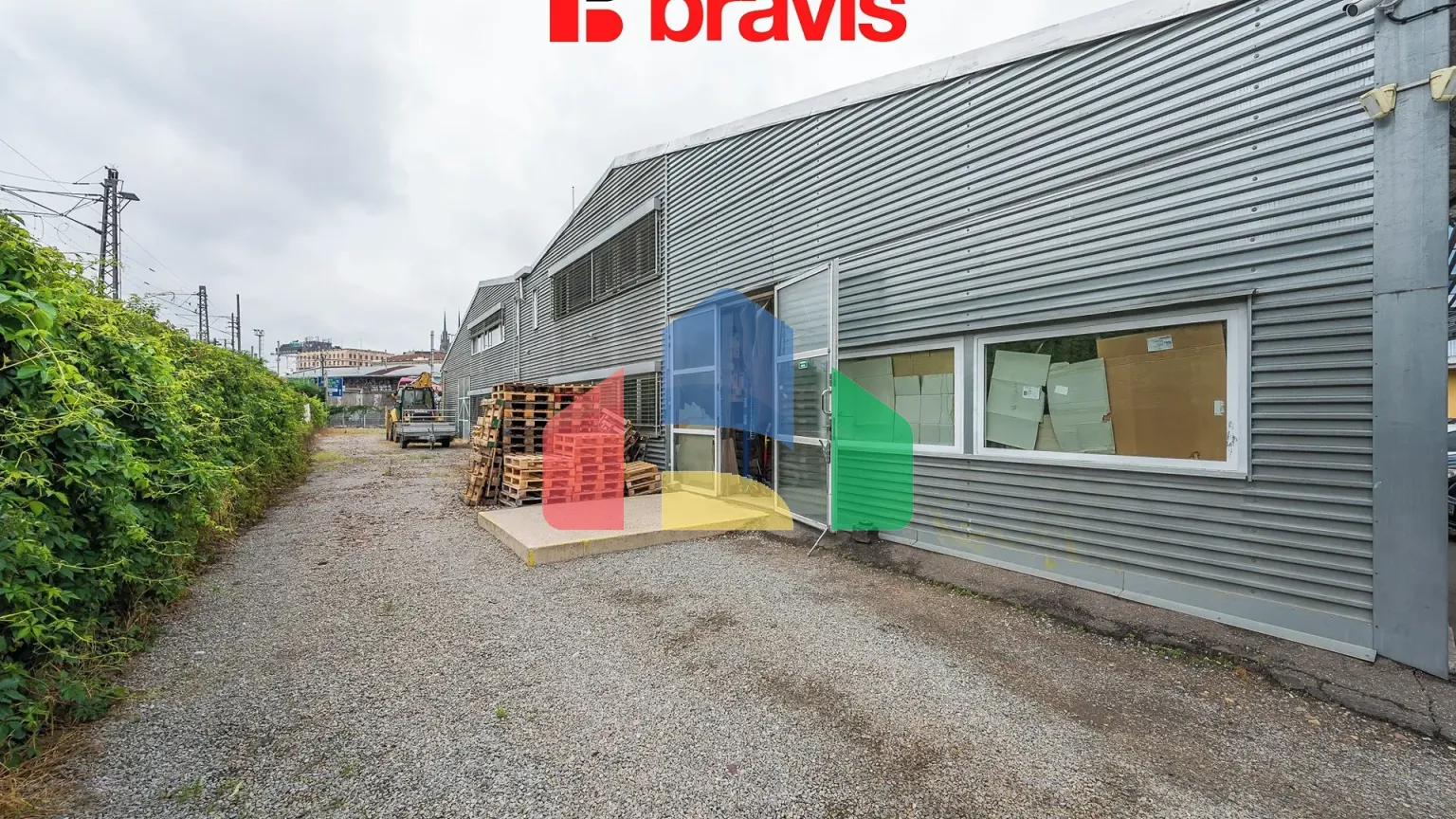 На продажу торговые помещения 600 m²