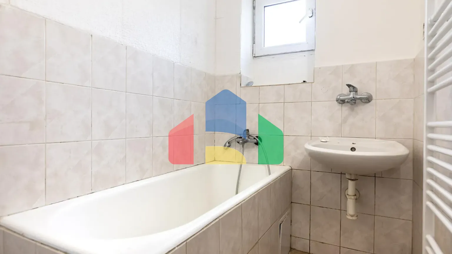 На продажу многоквартирные дома 256 m²