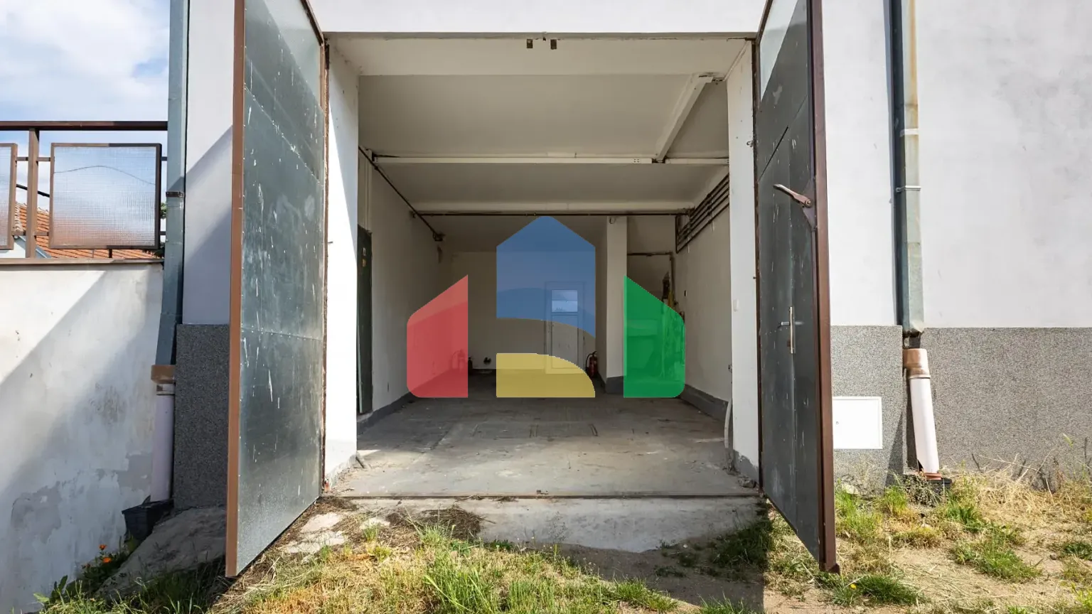 На продажу многоквартирные дома 256 m²