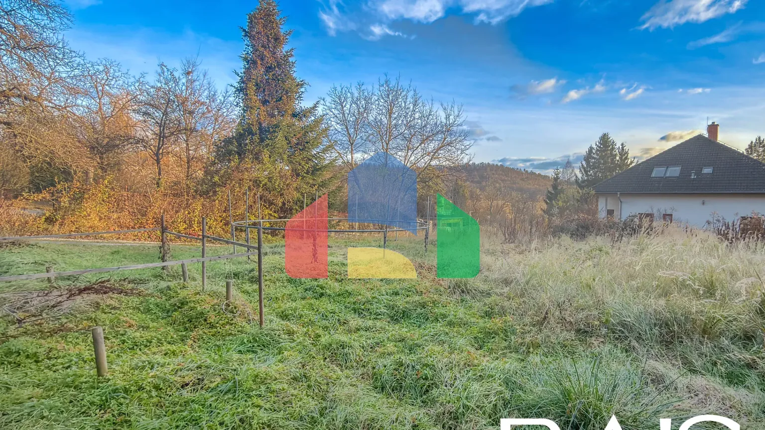 На продажу участки под строительство 445 m²