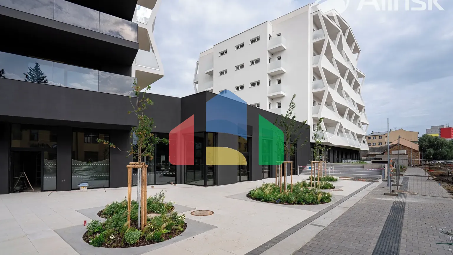 На продажу торговые помещения 129 m²