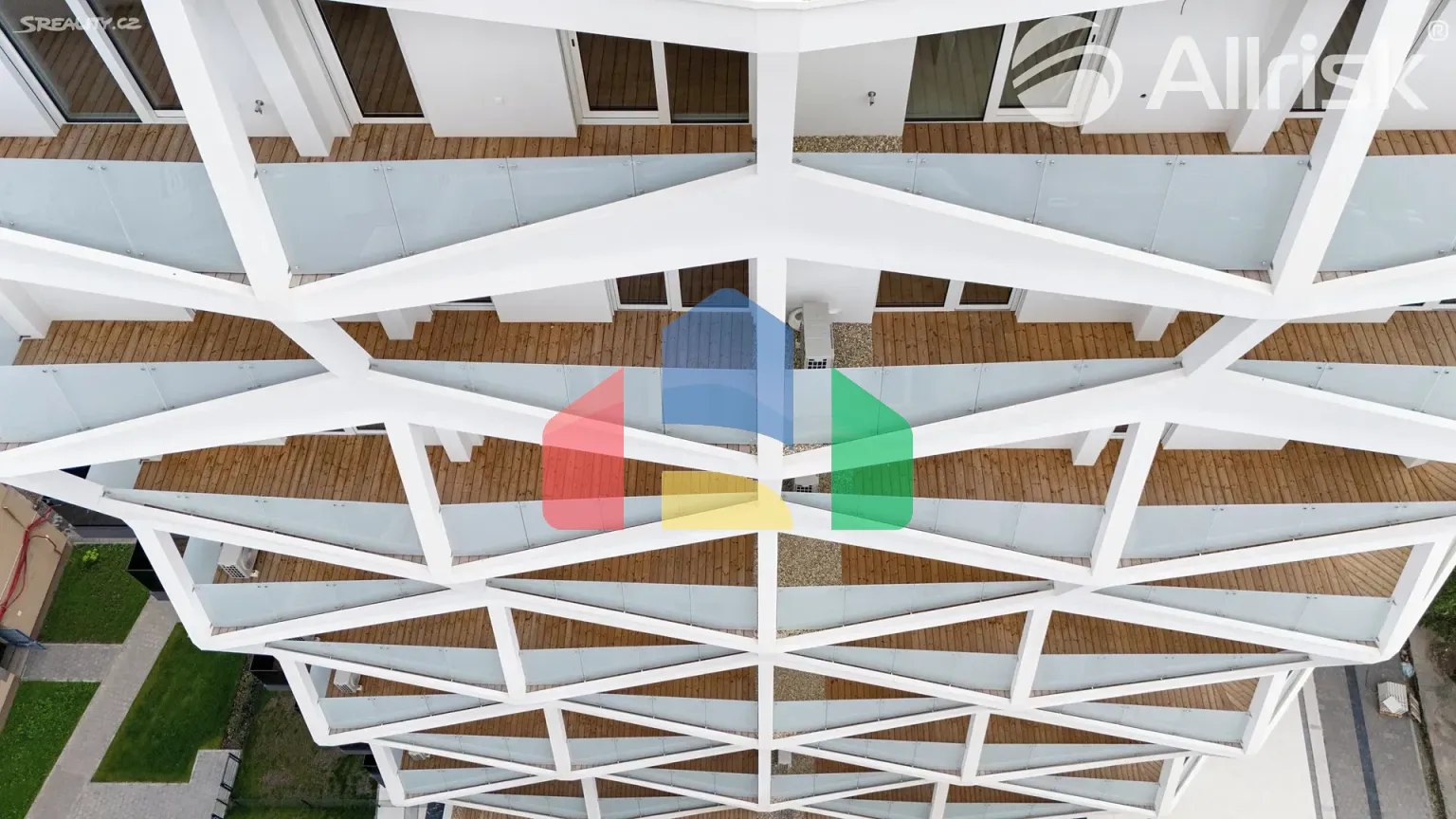 На продажу торговые помещения 129 m²