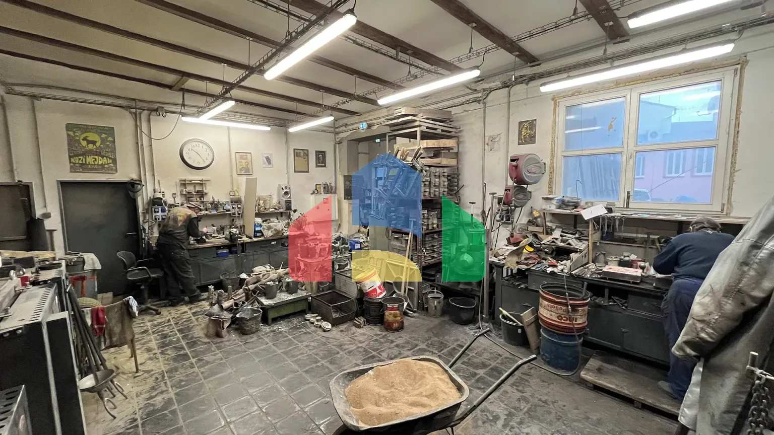 На продажу офисные помещения 379 m²