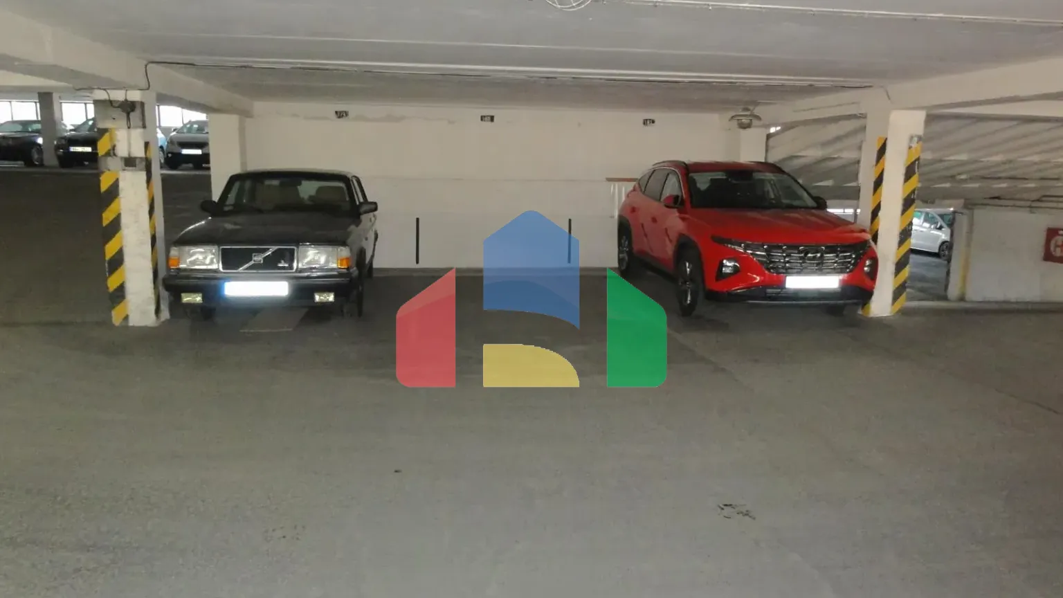 На продажу парковки 13 m²