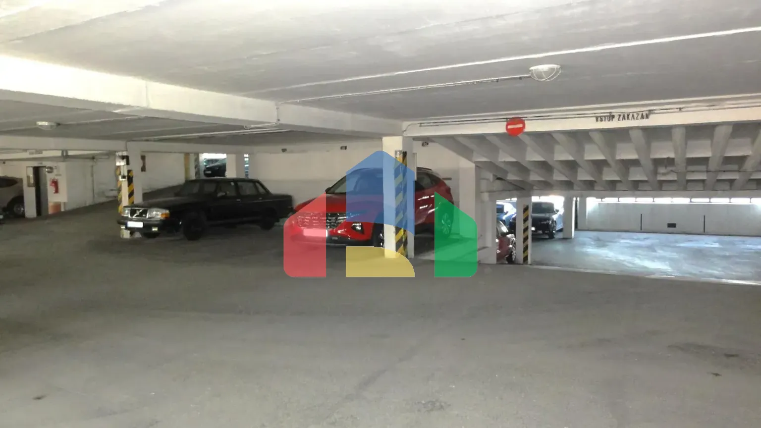 На продажу парковки 13 m²