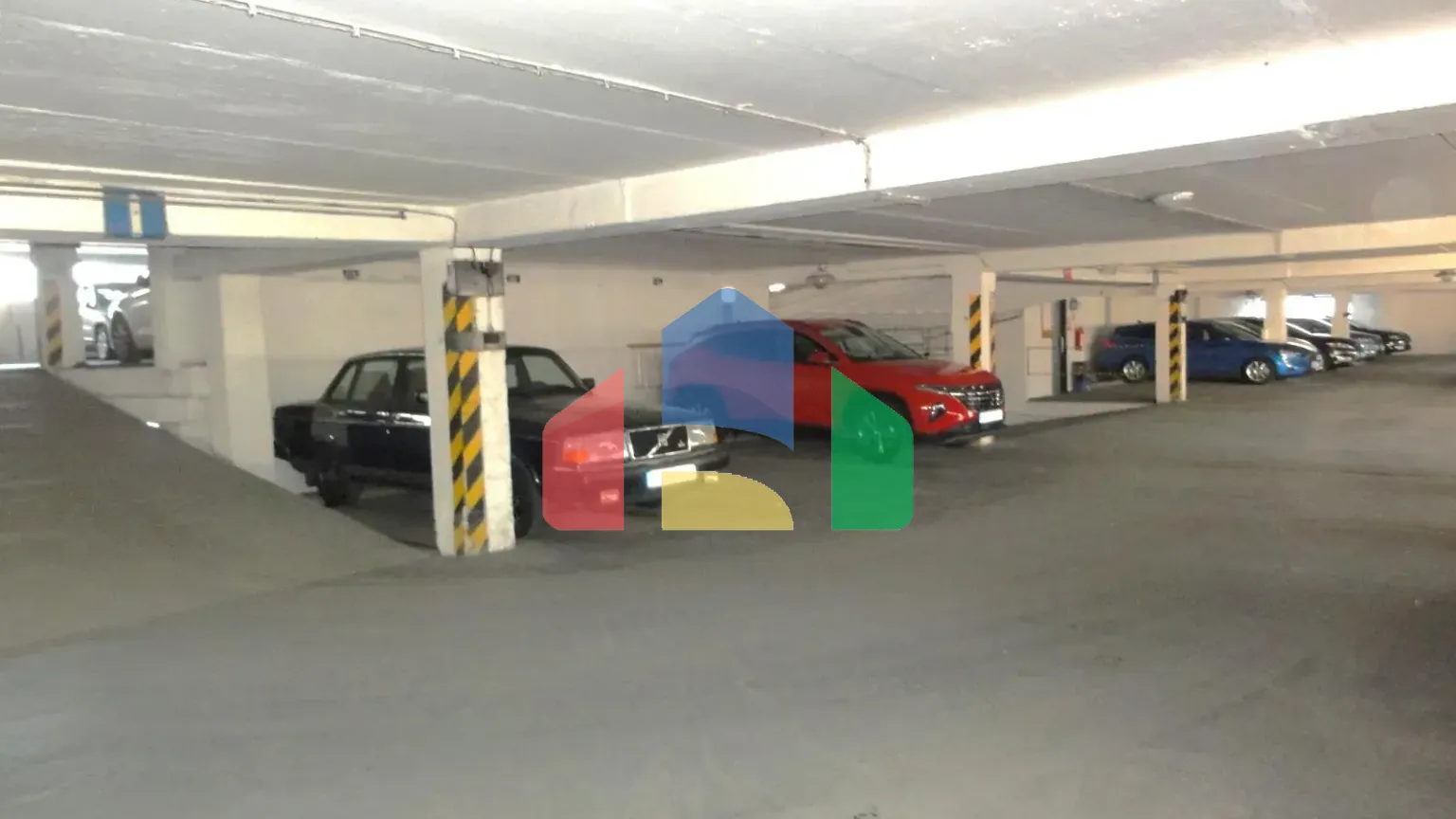 На продажу парковки 13 m²