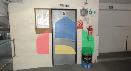 На продажу парковки 13 m² На продажу парковки 13 m²