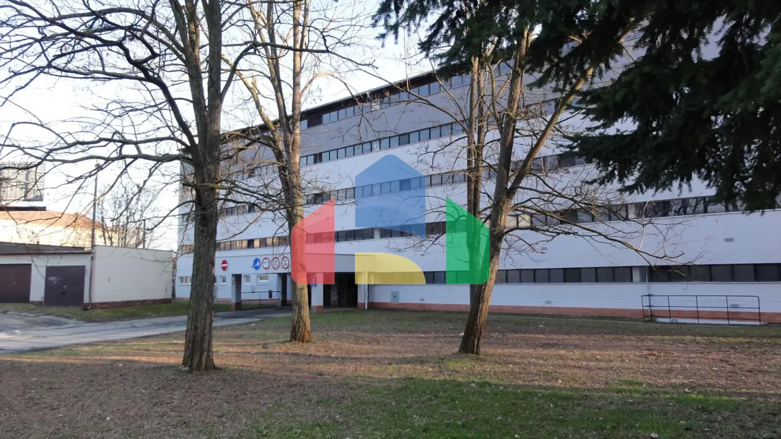 На продажу парковки 13 m²