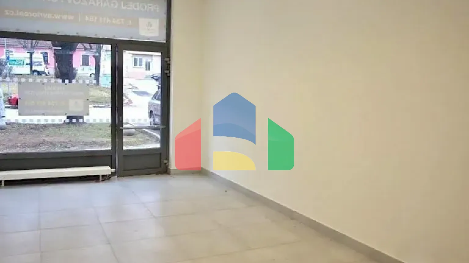 На продажу торговые помещения 78 m²