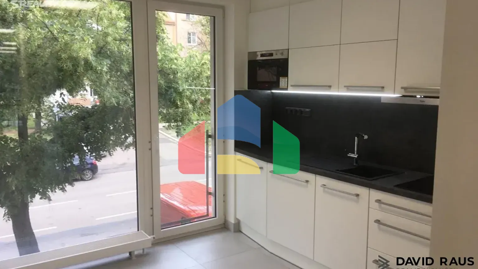 На продажу торговые помещения 78 m²