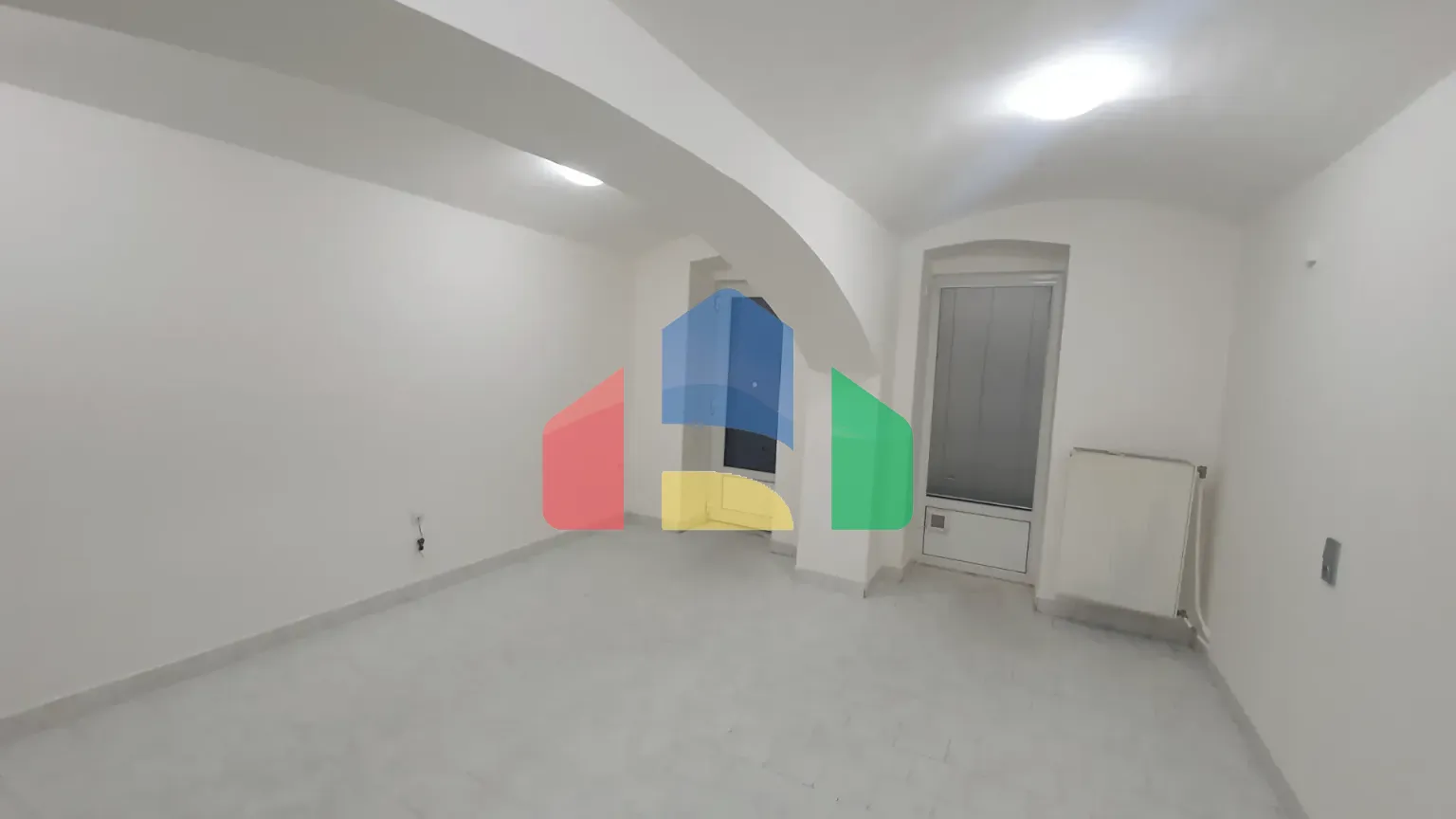 На продажу торговые помещения 85 m²