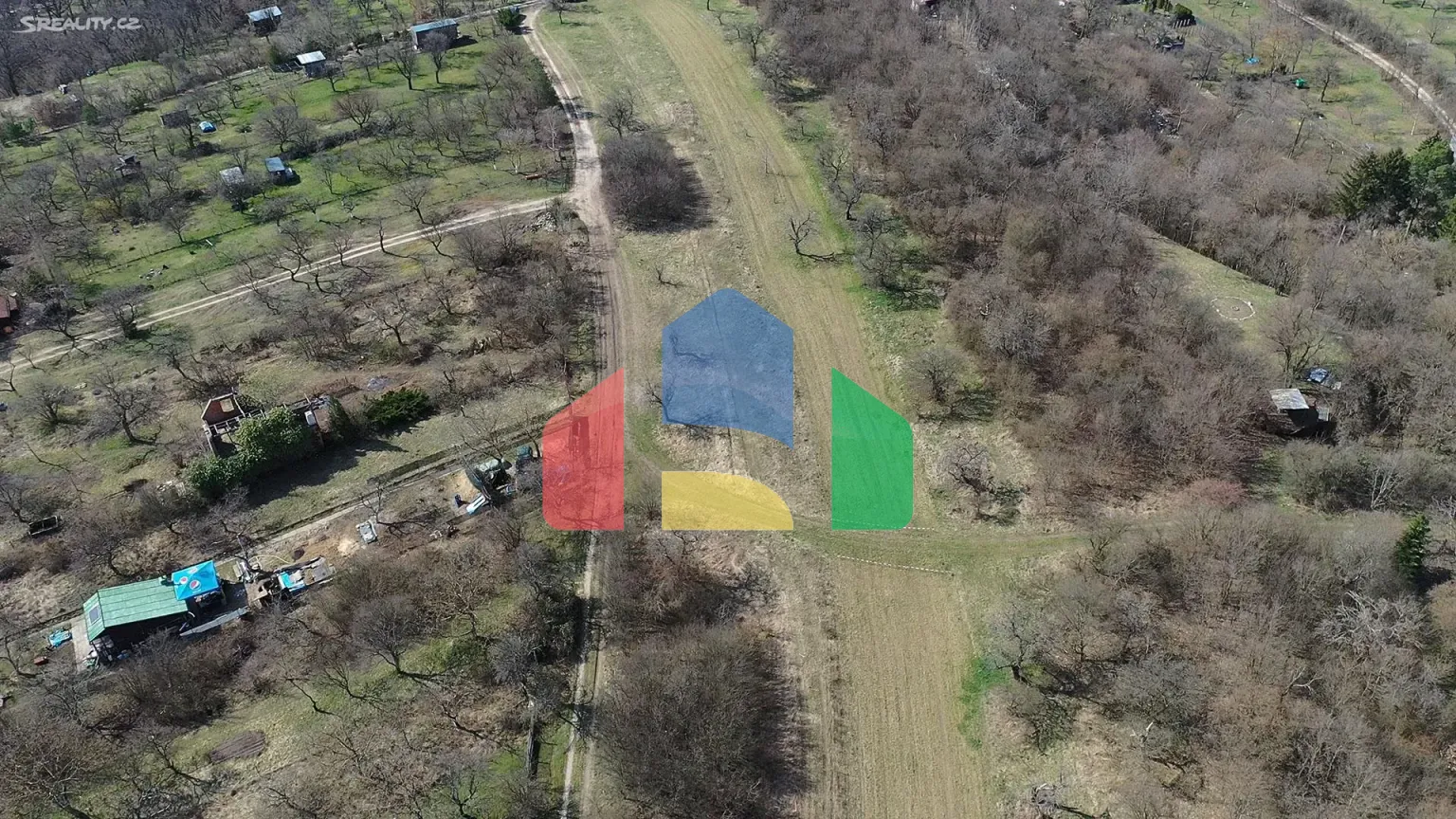 На продажу сады 331 m²