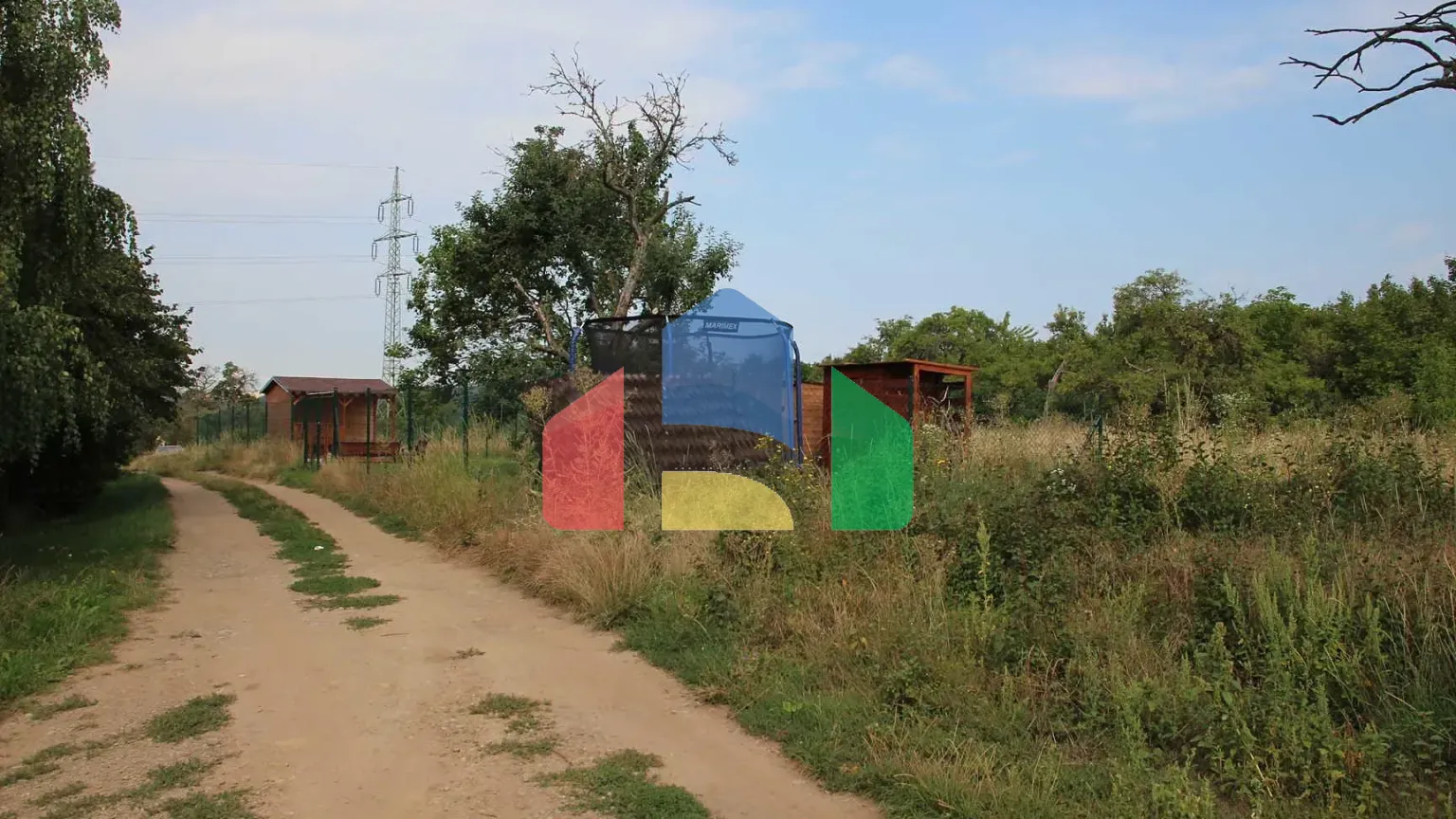 На продажу сады 331 m²