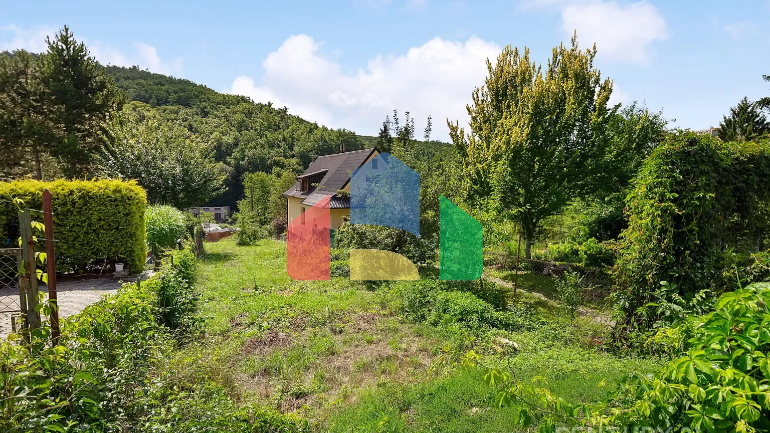 На продажу участки под строительство 457 m²