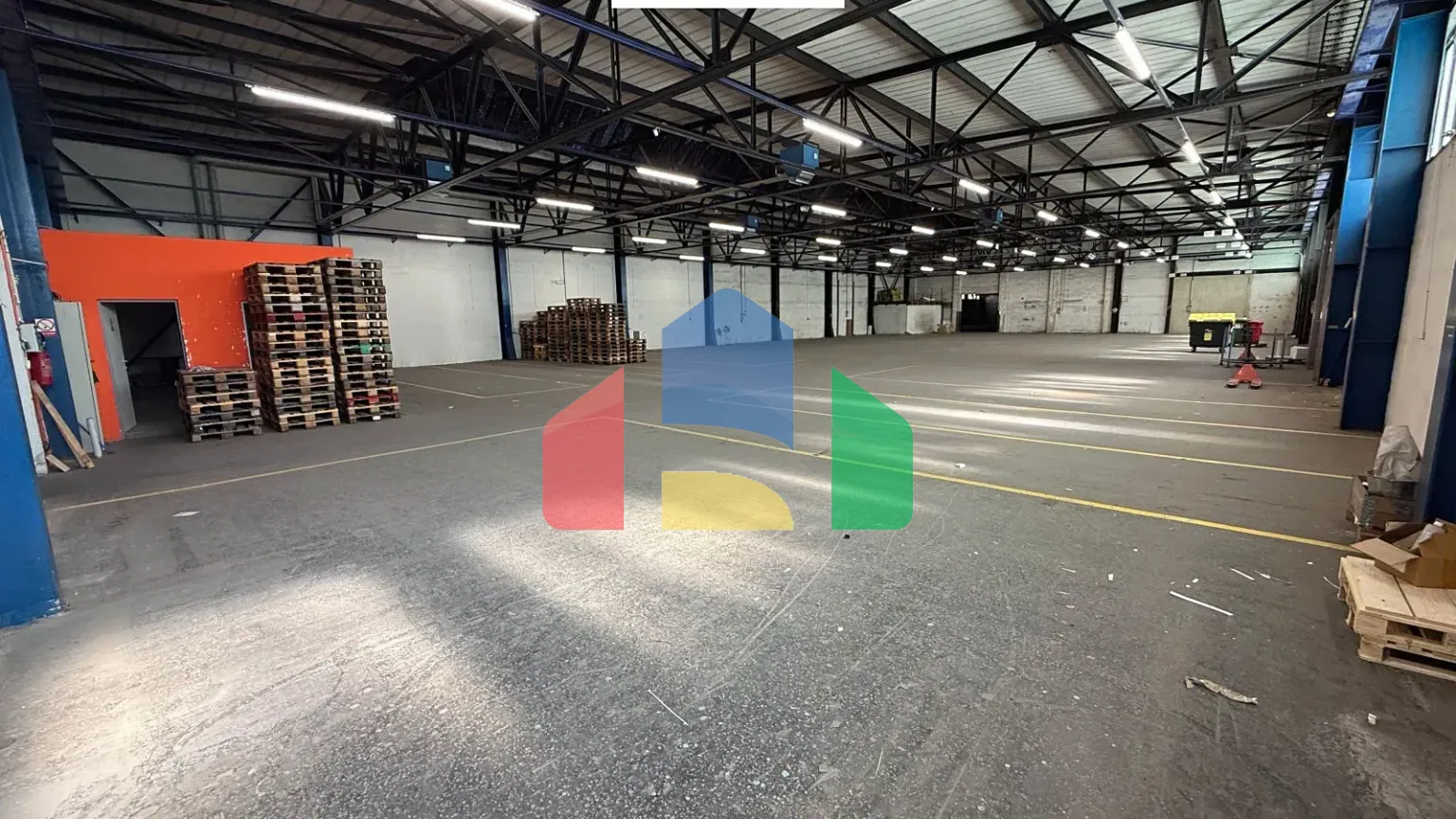 На продажу коммерческие участки 16065 m²