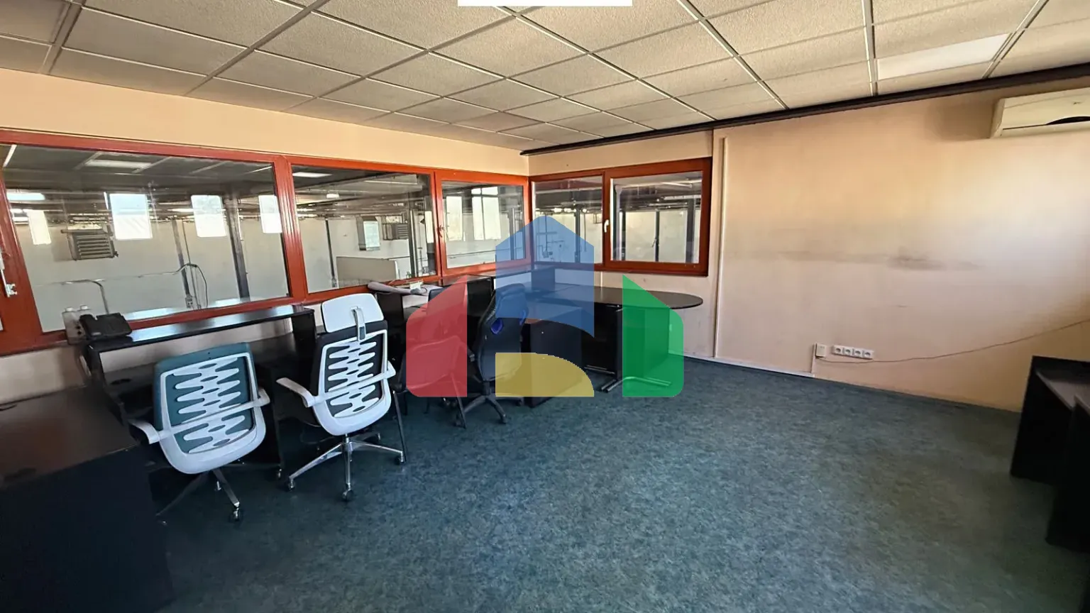 На продажу коммерческие участки 16065 m²