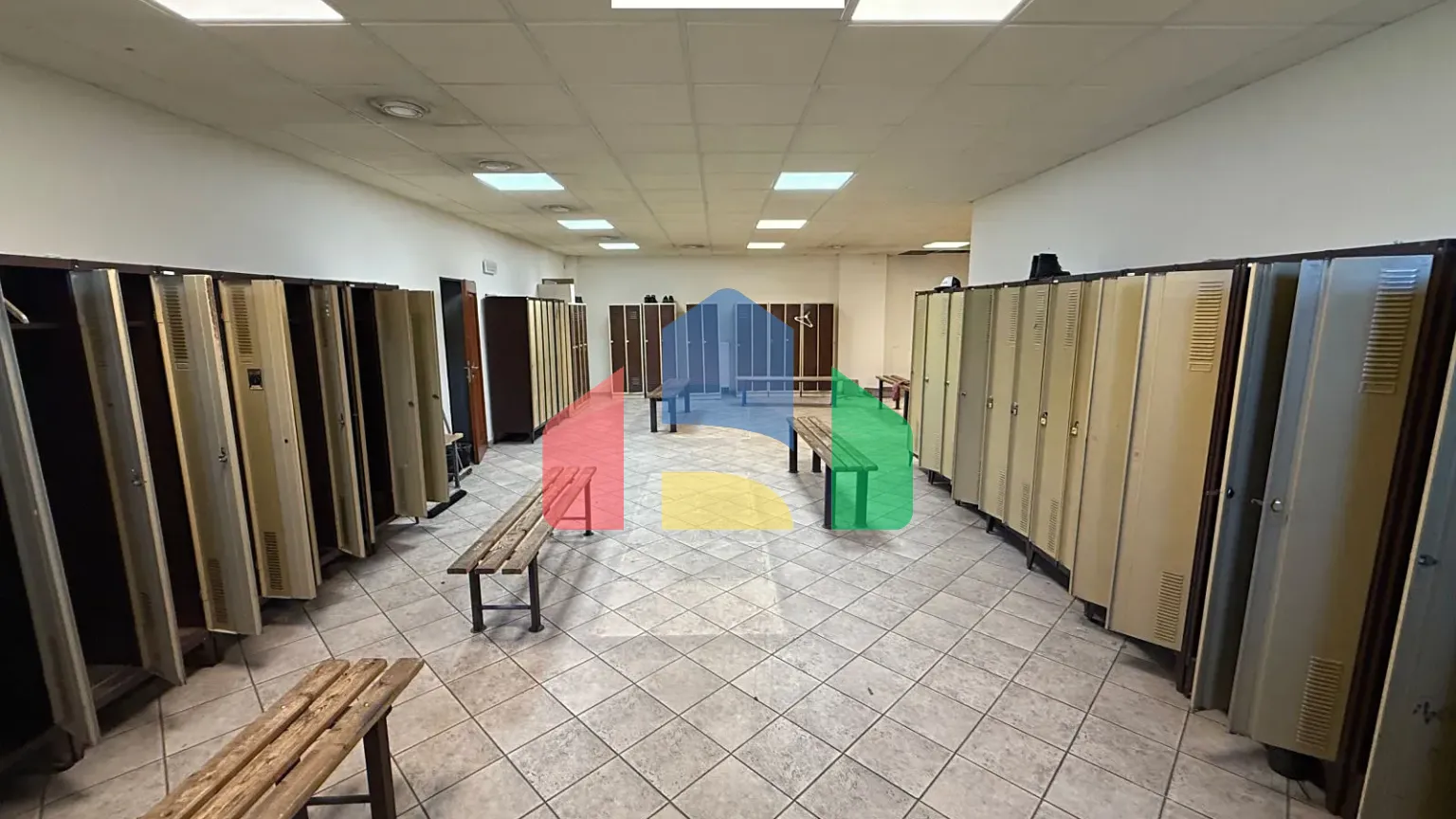 На продажу коммерческие участки 16065 m²