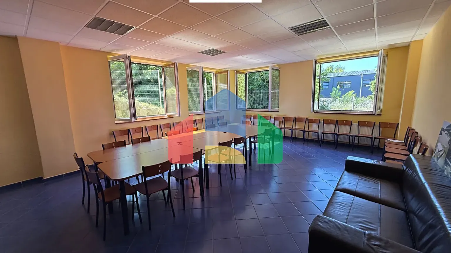 На продажу коммерческие участки 16065 m²