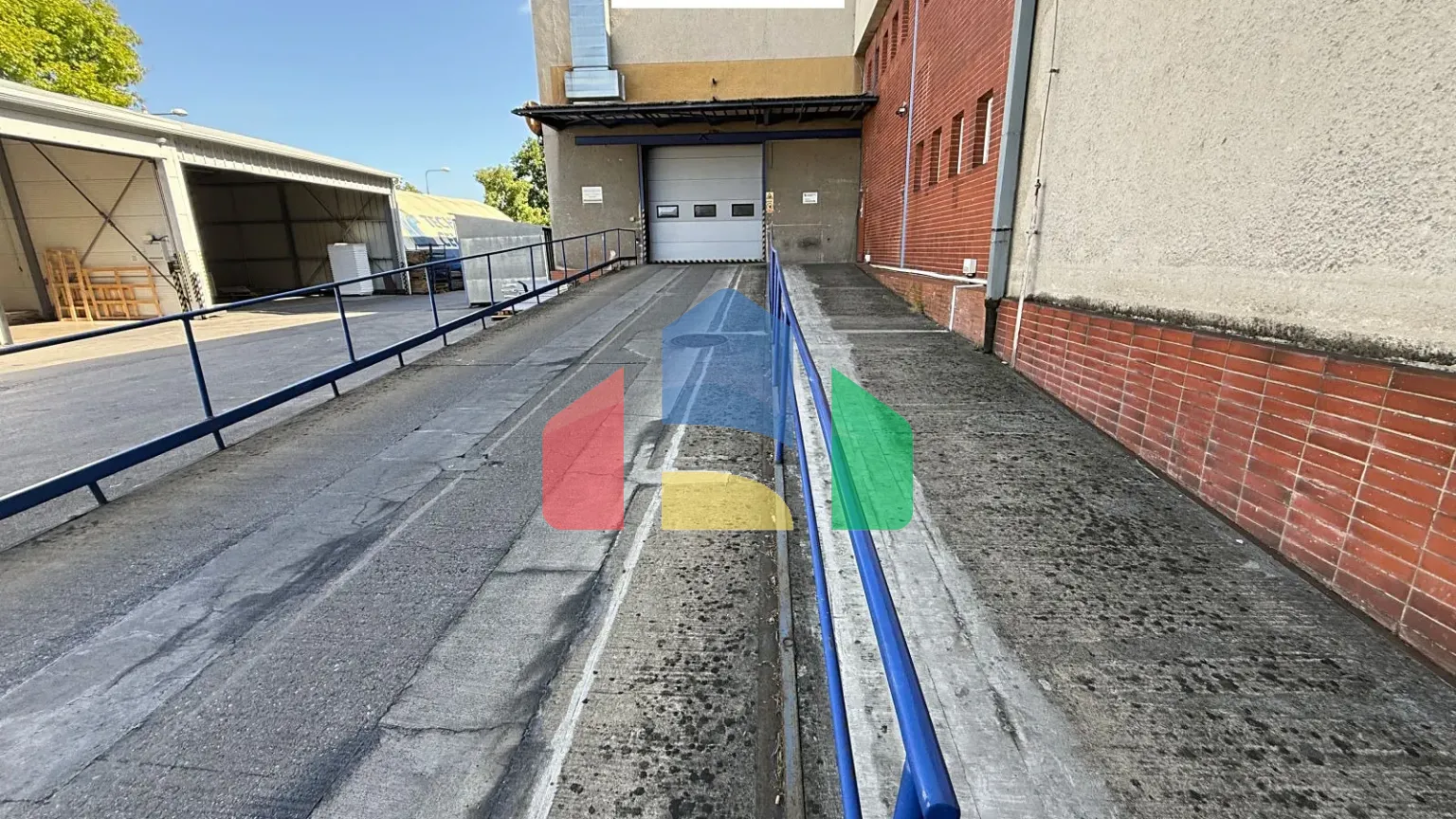 На продажу коммерческие участки 16065 m²