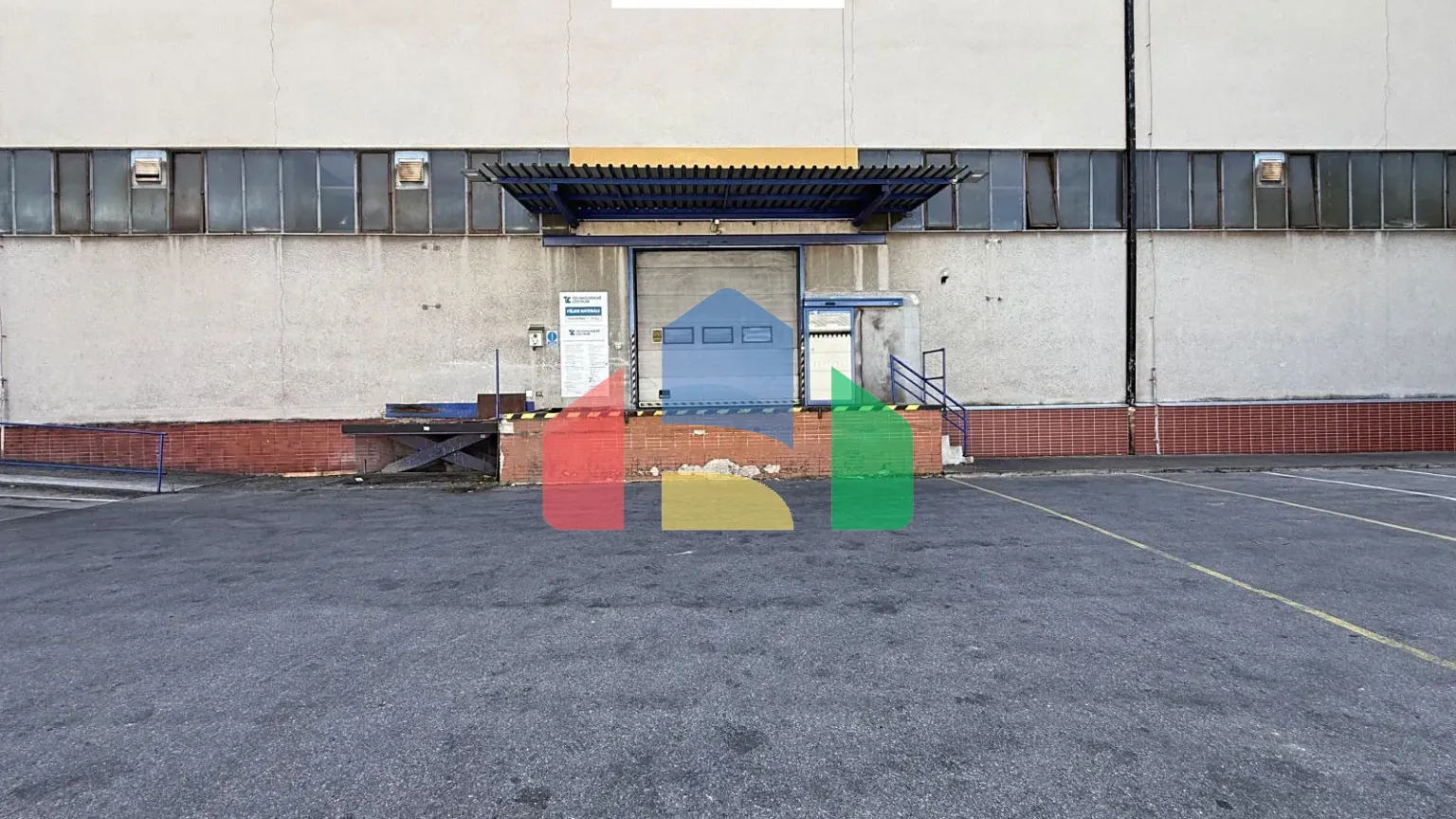 На продажу коммерческие участки 16065 m²