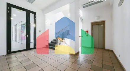 На продажу офисные помещения 2018 m² На продажу офисные помещения 2018 m²