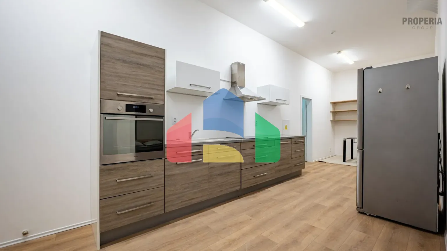 На продажу многоквартирные дома 300 m²