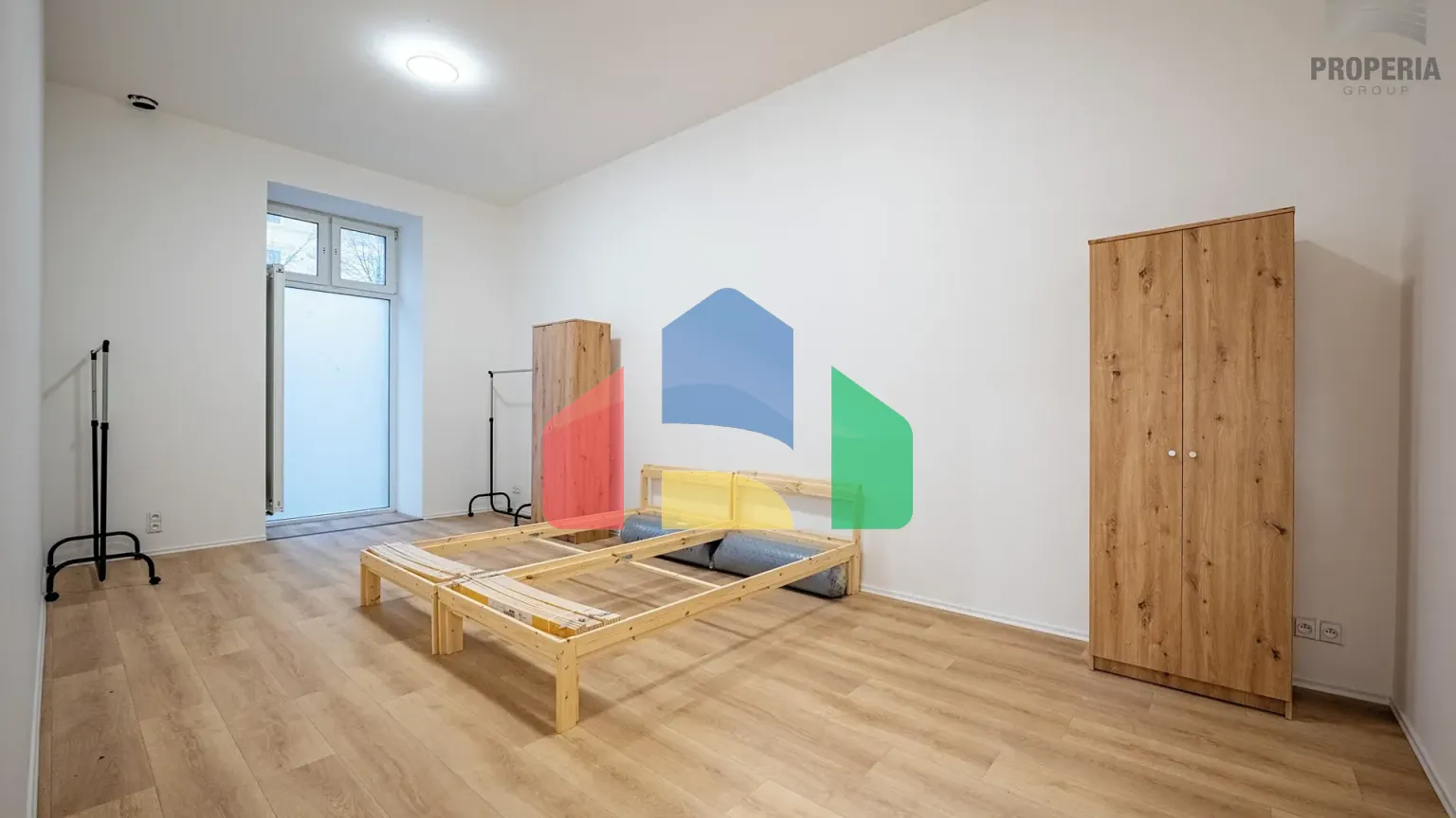 На продажу многоквартирные дома 300 m²