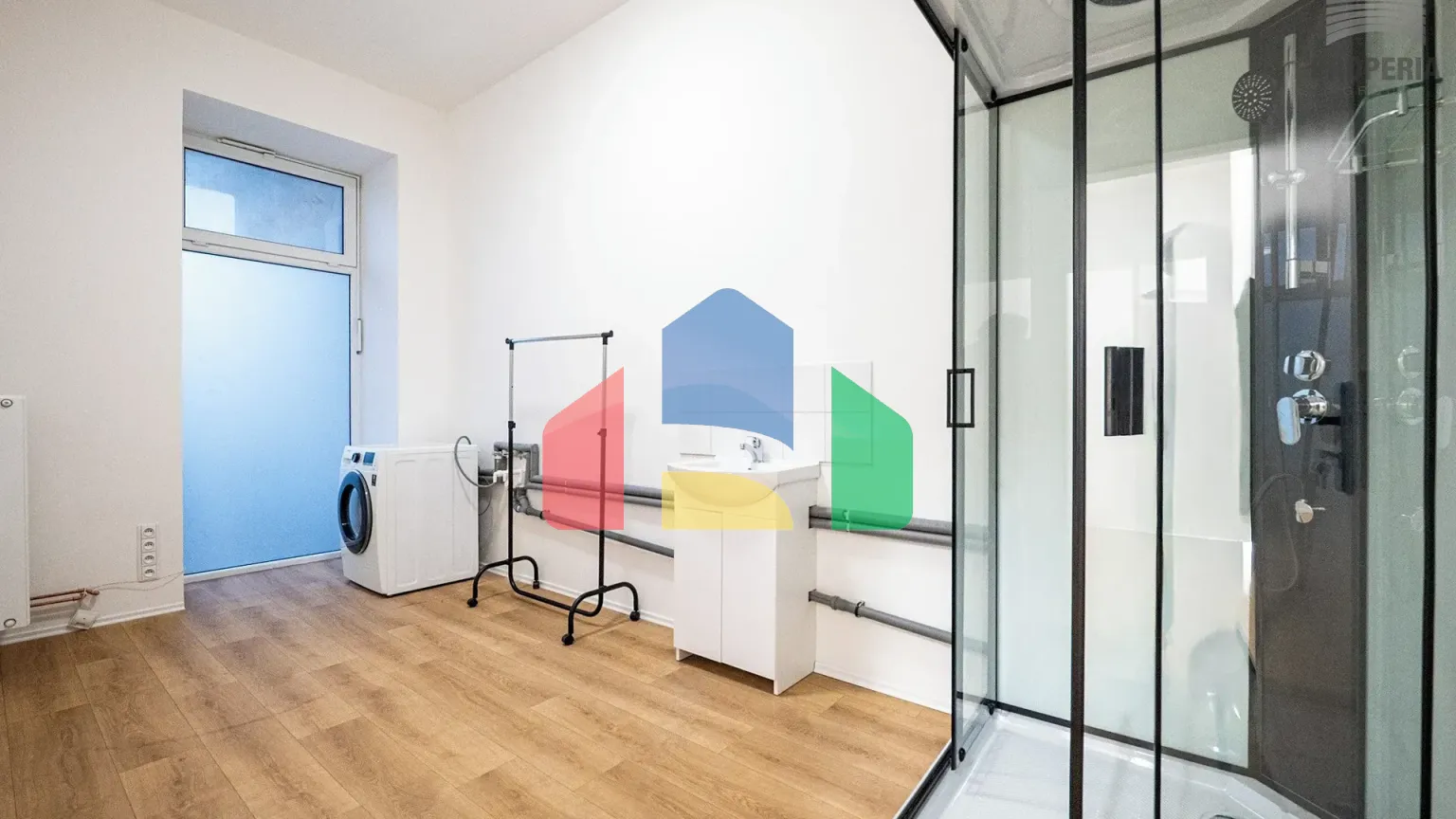 На продажу многоквартирные дома 300 m²