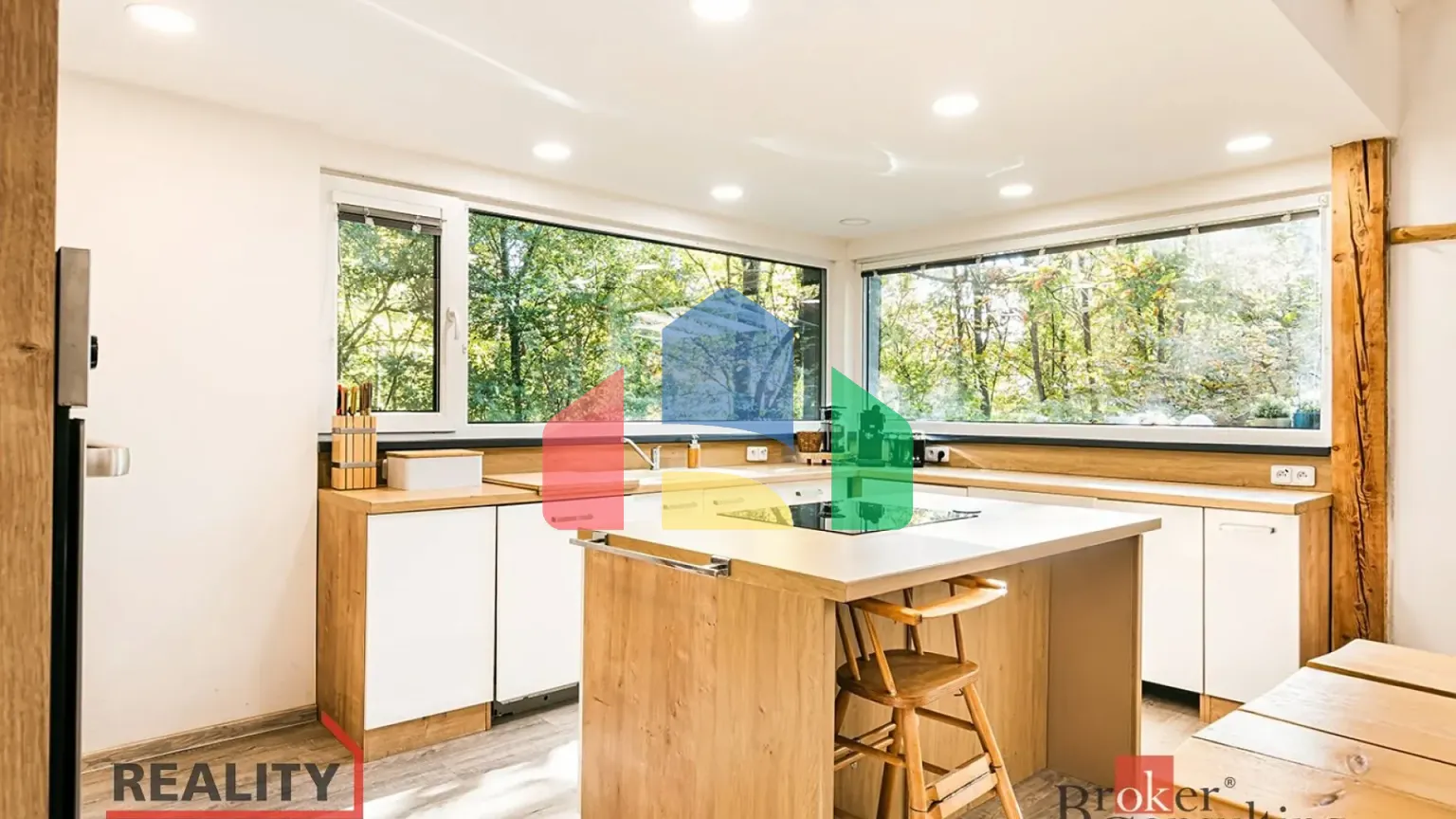 На продажу семейные дома 110 m², земельный участок 110 m²