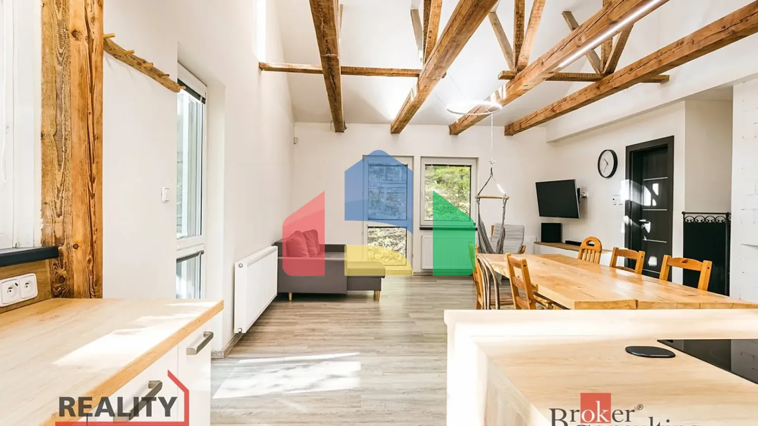 На продажу семейные дома 110 m², земельный участок 110 m²