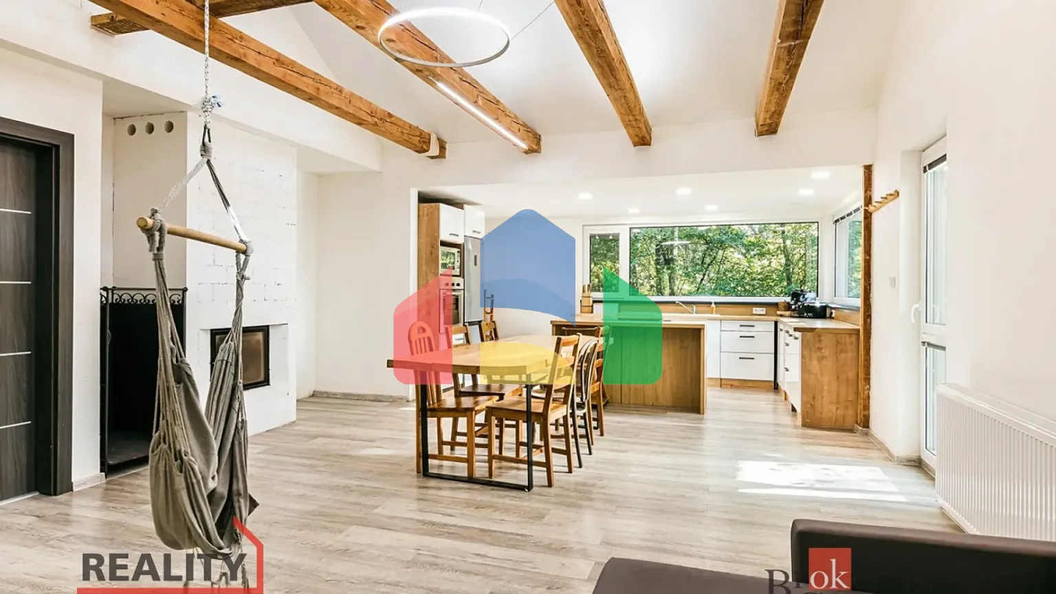 На продажу семейные дома 110 m², земельный участок 110 m²