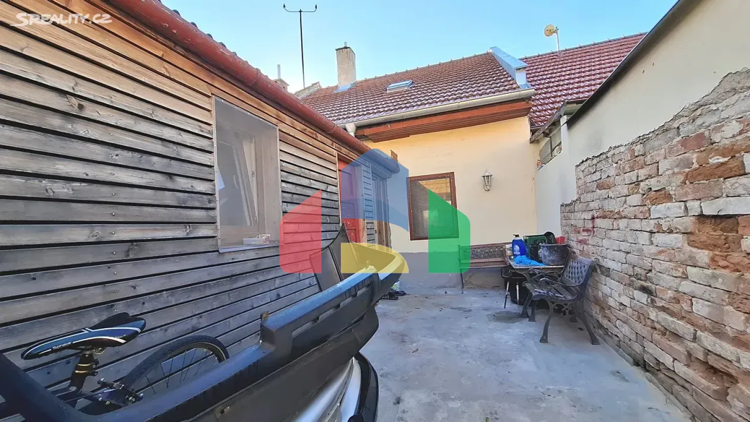 На продажу семейные дома 60 m², земельный участок 104 m²