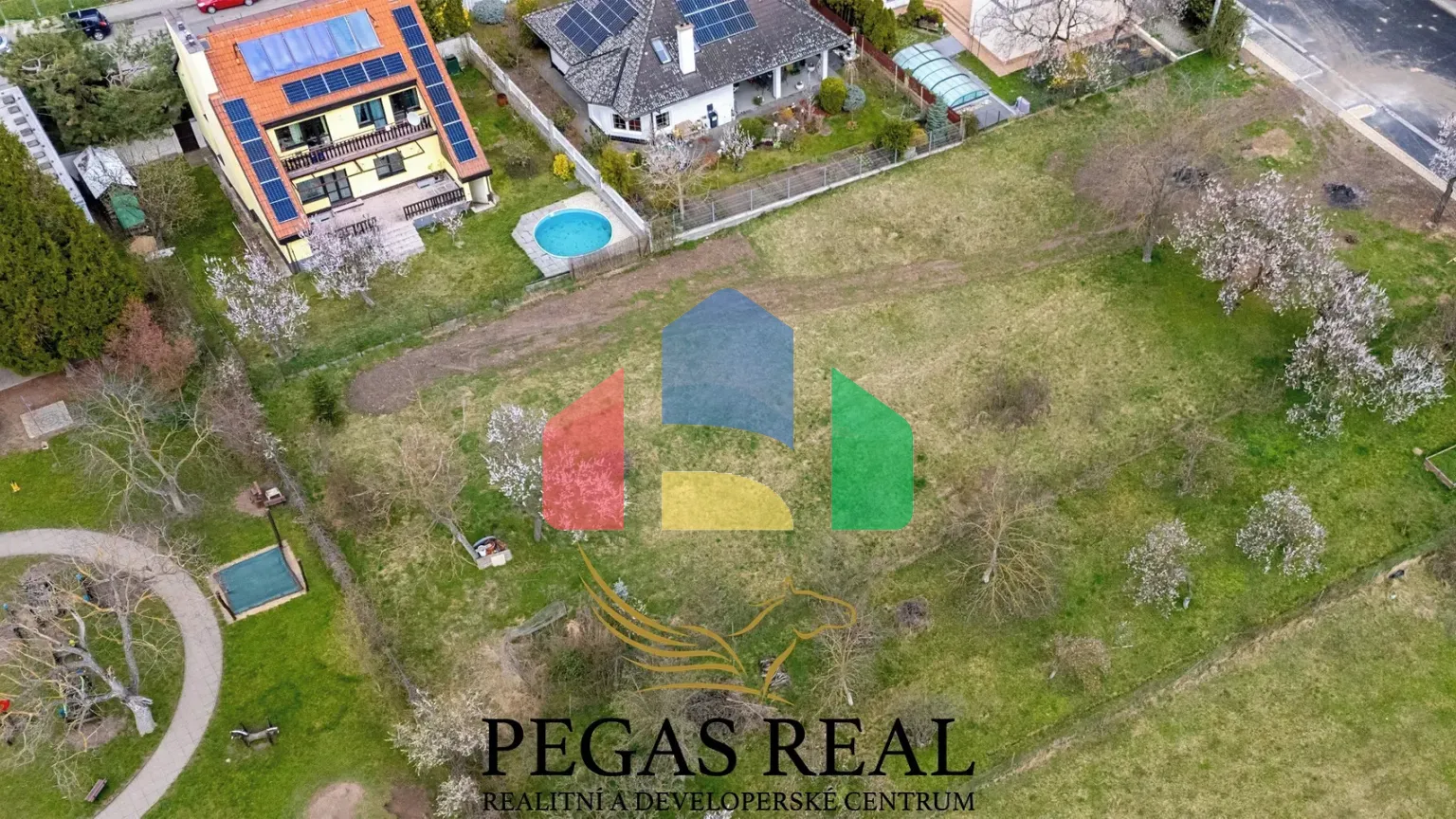 На продажу участки под строительство 850 m²