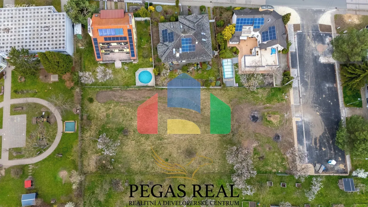 На продажу участки под строительство 850 m²