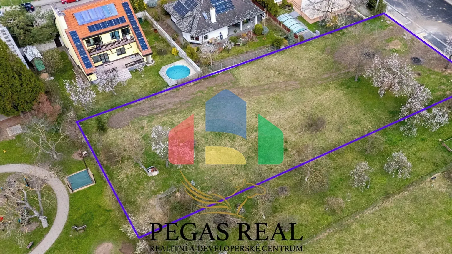 На продажу участки под строительство 1807 m²