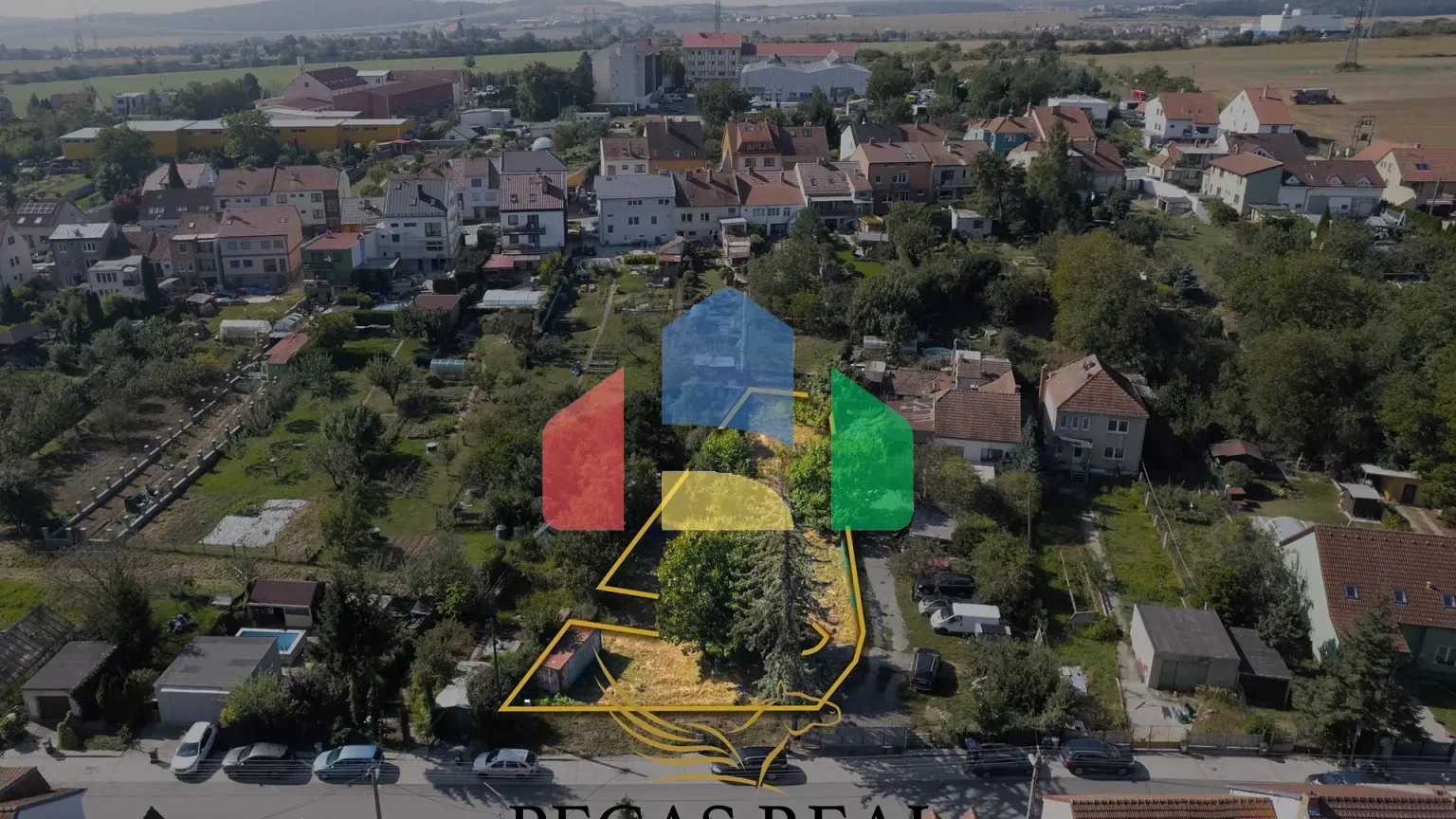 На продажу участки под строительство 833 m²