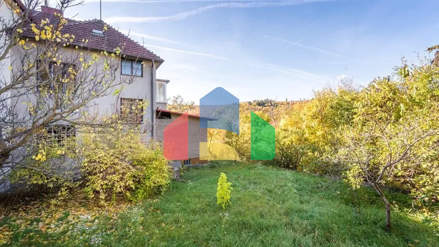 На продажу виллы 350 m², земельный участок 601 m²