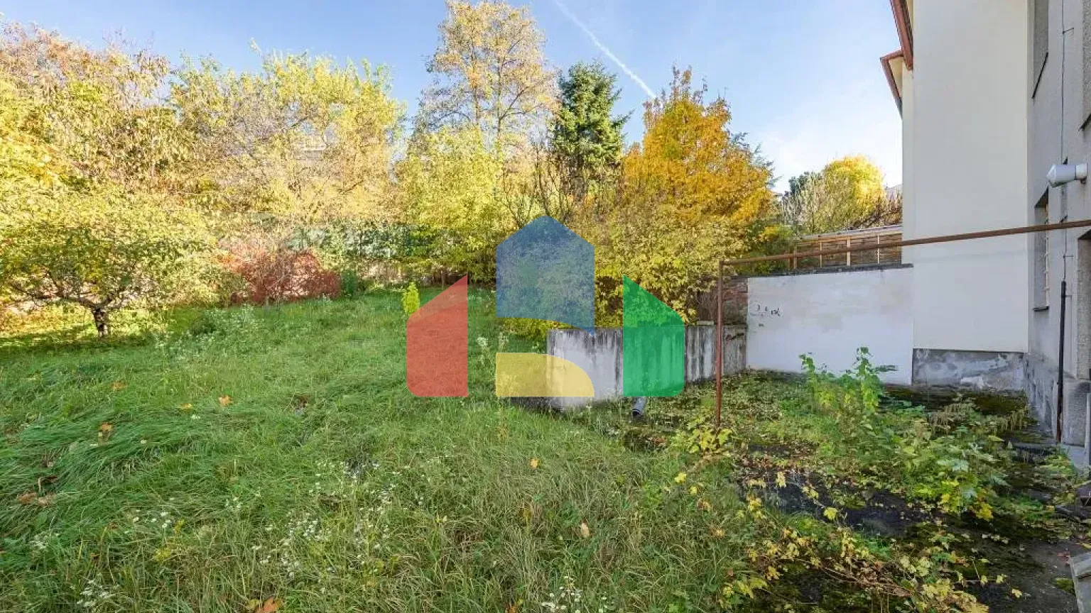 На продажу виллы 350 m², земельный участок 601 m²