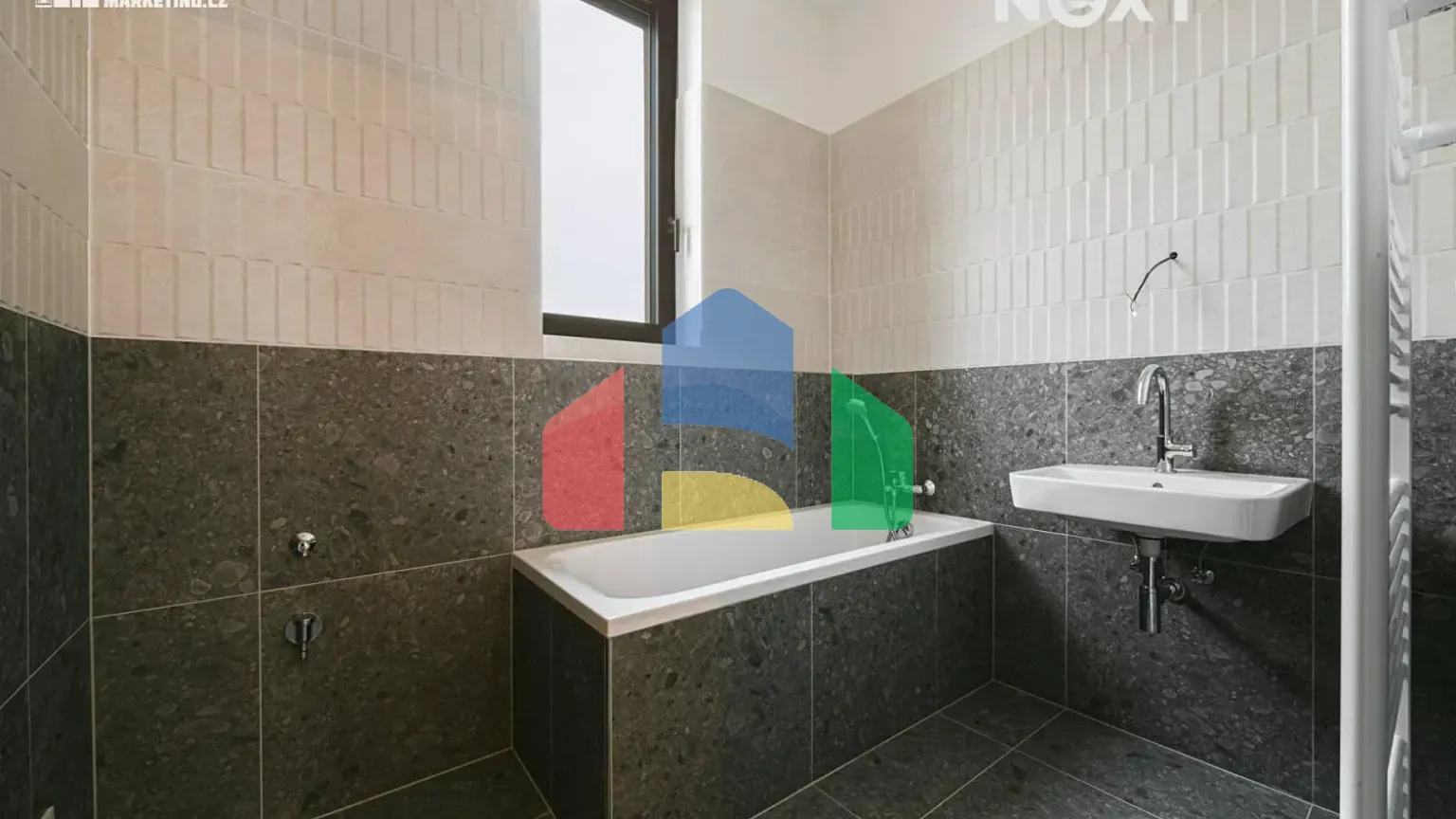 На продажу квартира 3-комн. студия 83 m²